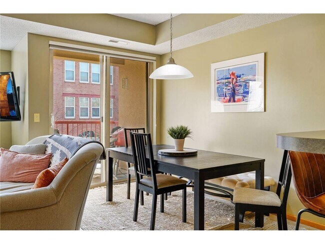Foto del edificio - 660 N 2nd St