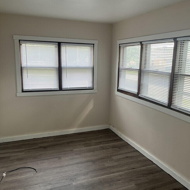 Foto del edificio - 412 E Columbia Ave