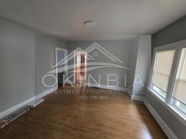 Building Photo - 216 Knecht Dr