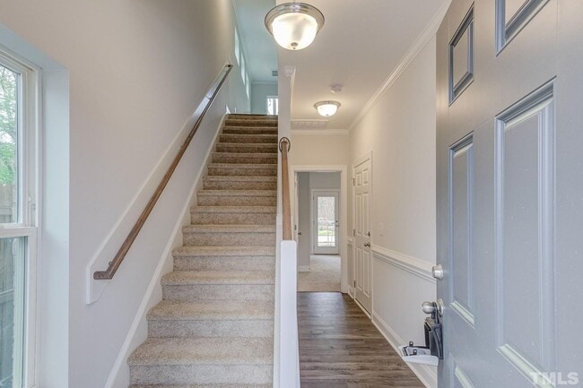 Building Photo - Spacious End Unit Townhome in Superb Cary Location