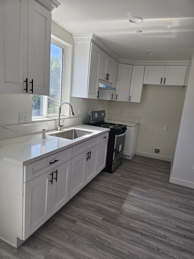 KITCHEN WITH WINDOW VIEW - 16222 S Ainsworth St