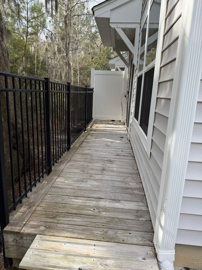 Building Photo - 4706 Palm View Cir