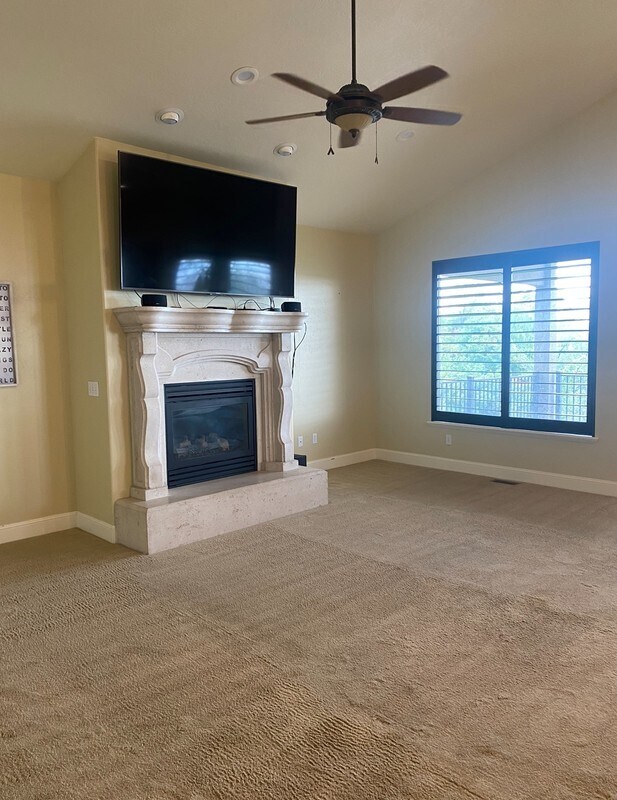 Photo - 581 Oak View Ct (North Salt Lake, UT) House