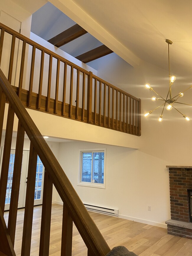 Building Photo - 1789 Rolling Hills Dr