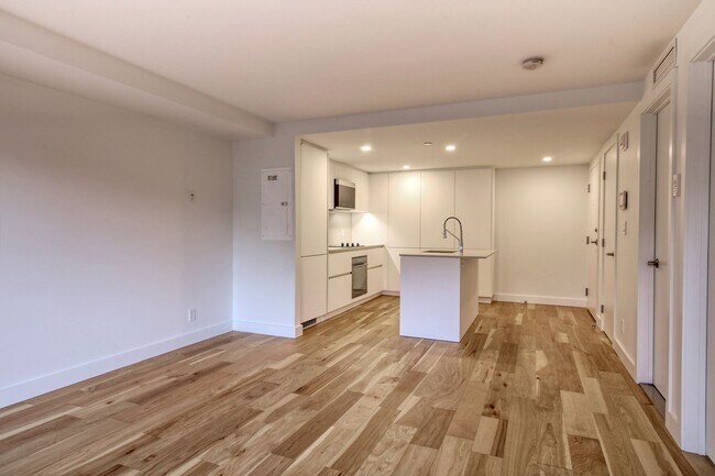 Photo du bâtiment - 3460 Rue Peel