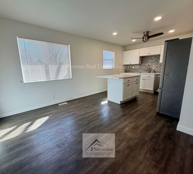 Building Photo - 1319 N Murray Blvd