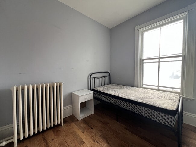 Building Photo - 168 Weymouth St