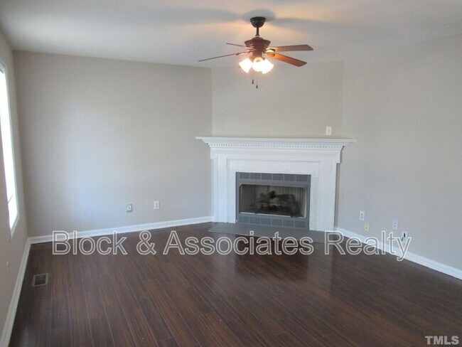Building Photo - 324 Springside Dr