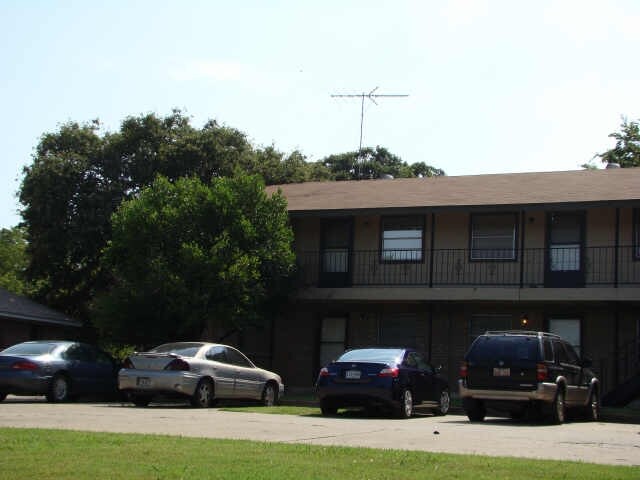 Primary Photo - 2118 Bolivar St