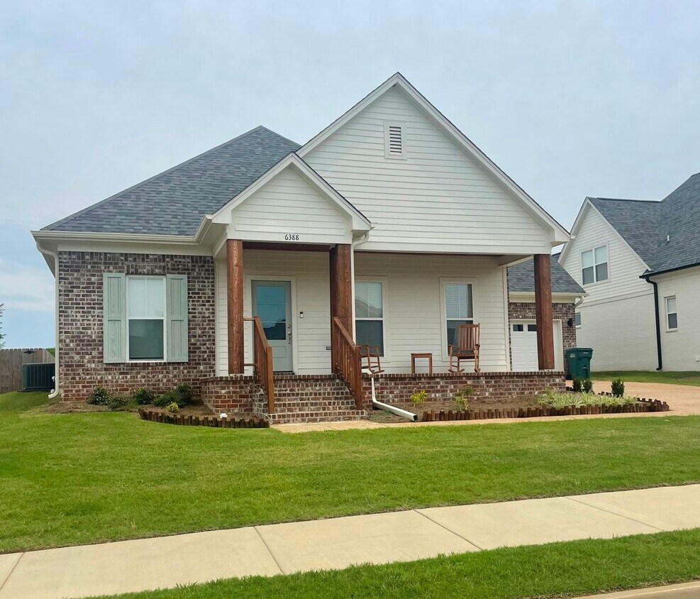 Primary Photo - 4 BR Southaven- The Cottages at Silo Squar...