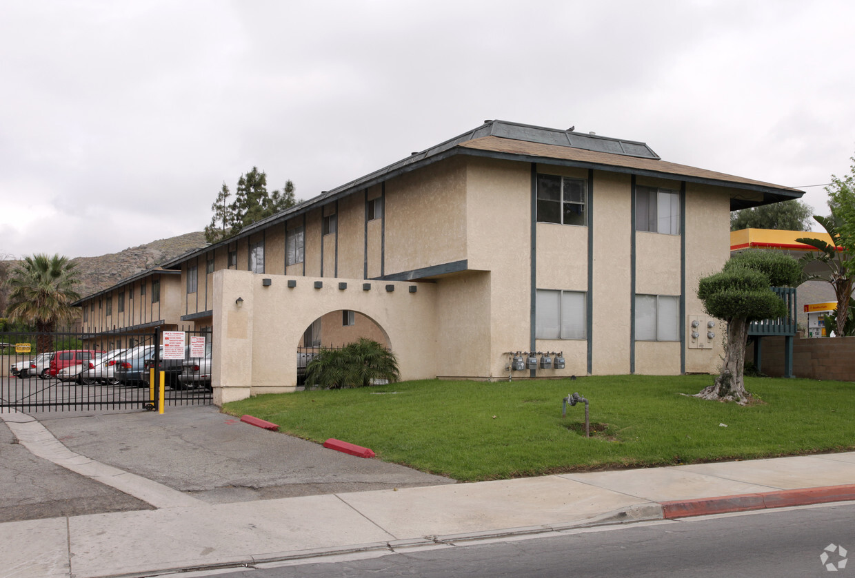 Building Photo - Rubidoux Villas