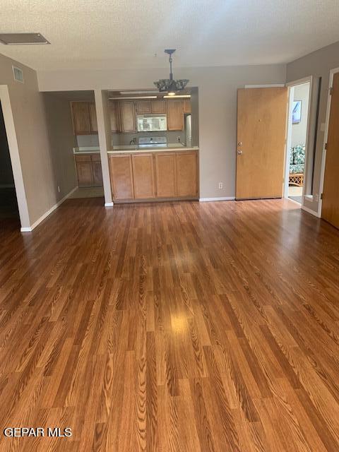 Foto del edificio - 7465 Stoney Hill Dr