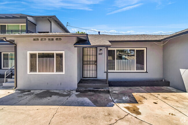 Building Photo - 1117 N Mayfield Ave