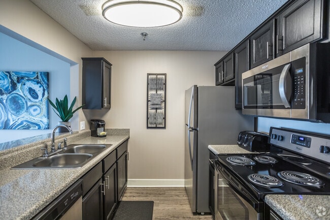 1 HAB, 1 BA - 625 ft² - Gayoso House & Pembroke Square