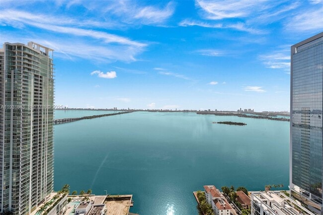 Foto del edificio - 460 NE 28th St