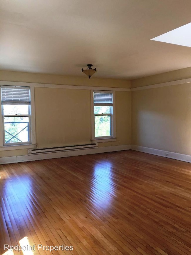 Building Photo - 801-807-807 2nd Ave S