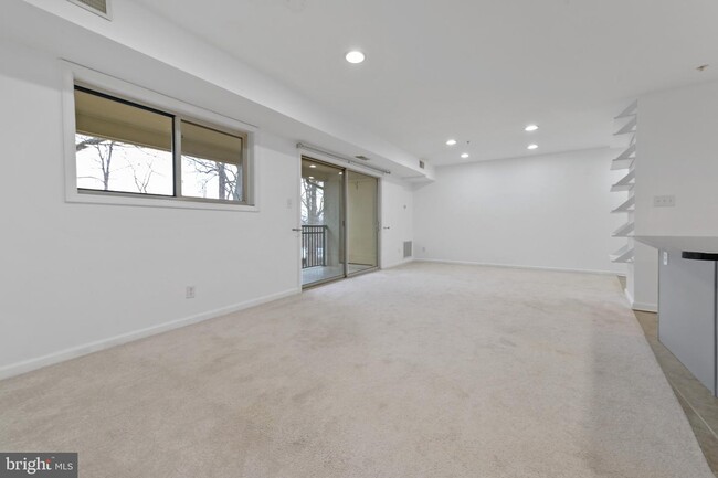 Building Photo - 1103 Primrose Ct