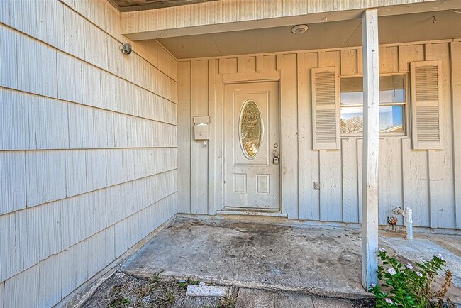 Building Photo - 1804 Peachwood Dr