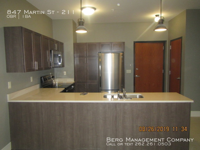 Building Photo - Brand New Historic Apartments-Studio