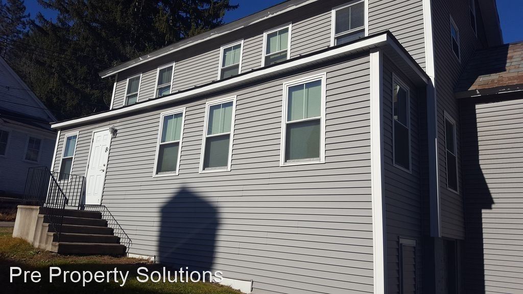 Foto principal - 3 br, 2 bath House - 8 Chesterfield Road