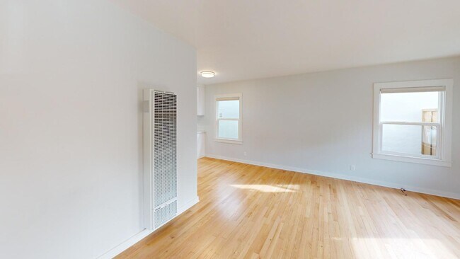 Building Photo - Charming 1 Bed/1 Bath Rental in Prime San ...