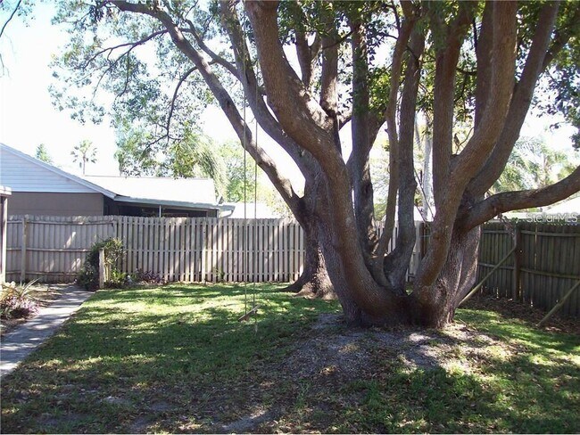Building Photo - 7677 Montague Loop