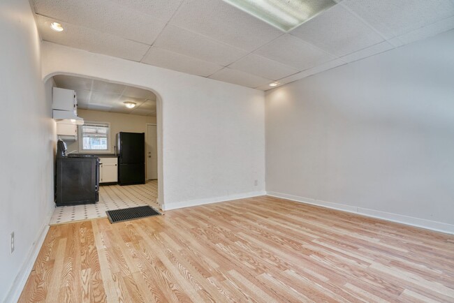 Building Photo - 1623 Cereal St