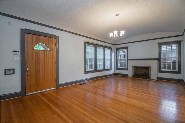 Foto del edificio - 2311 Warner Rd