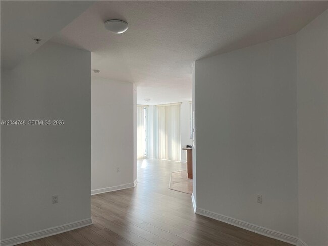 Building Photo - 1755 E Hallandale Beach Blvd