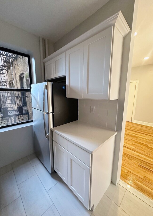 Building Photo - 6412 - Golden Crest 6412 Park Avenue, LLC