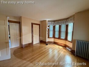 Building Photo - 26 Otis St