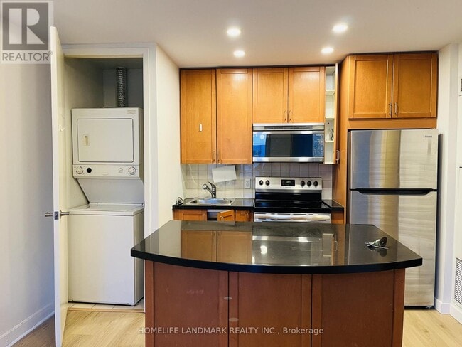 Photo du bâtiment - 85 Bloor St E