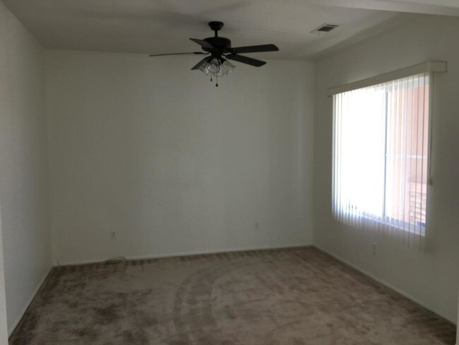 Foto del edificio - 13210 Overland Way