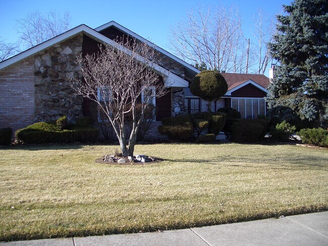 Building Photo - 6512 Cambridge Rd