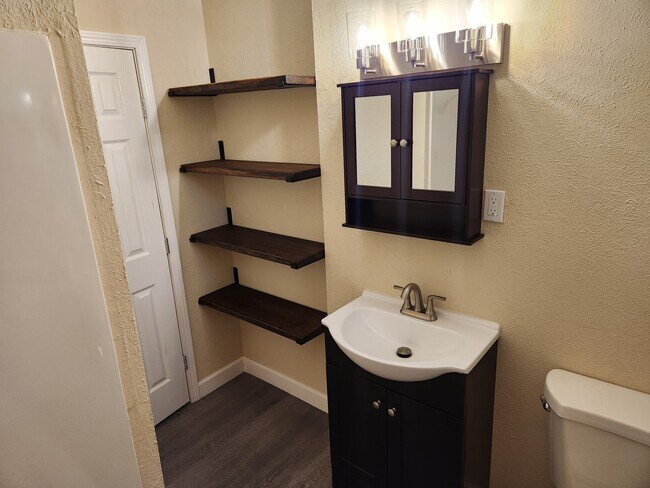 Baño - 815 Sun Valley Dr