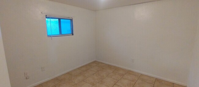 Foto del edificio - 820 Apache Ave NW