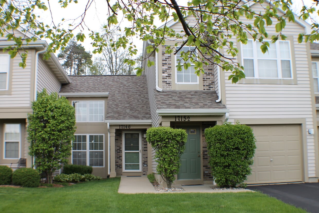 17146 W Cunningham Ct Unit 17146, Libertyville, IL 60048 Condo for