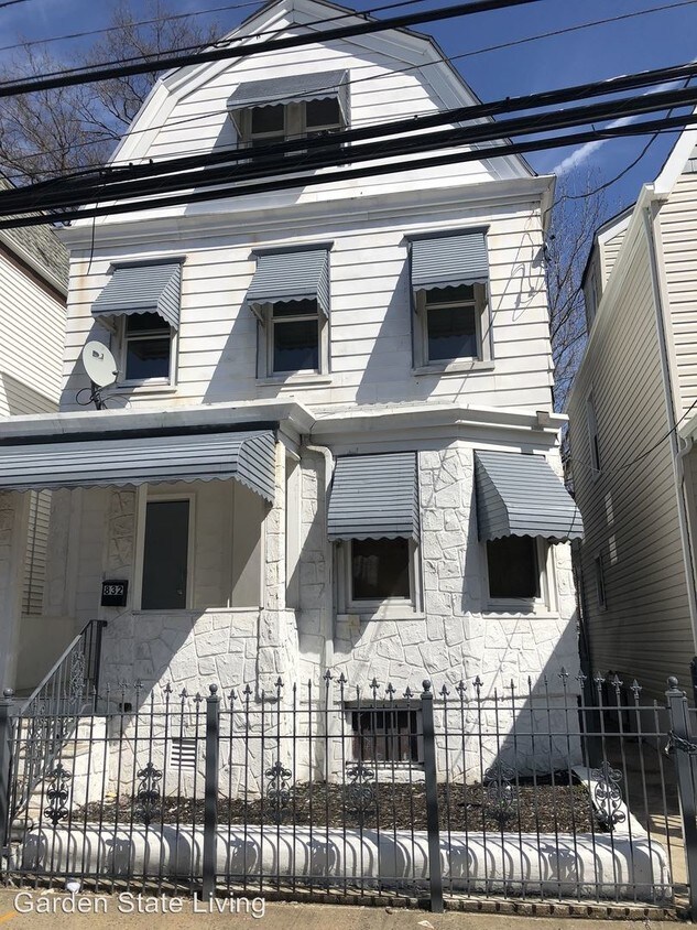 Primary Photo - 4 br, 2.5 bath House - 832 S 15th Street