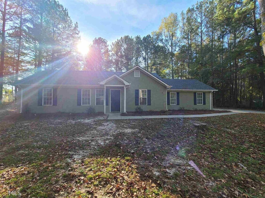 Primary Photo - 26 Lullwater Dr