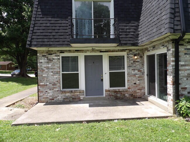 Building Photo - 150 Briarwood Dr