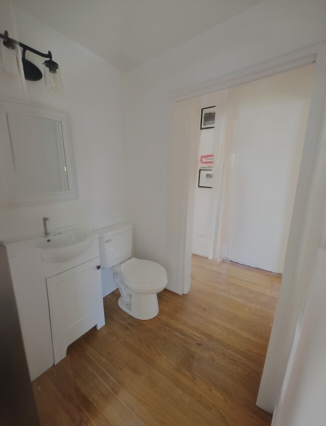 Building Photo - 3235 Mulberry St