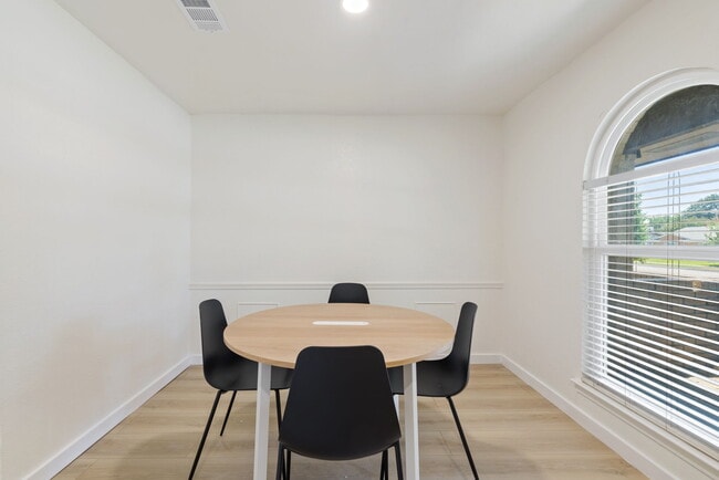 Photo - 1910 N Floyd Rd Apartment