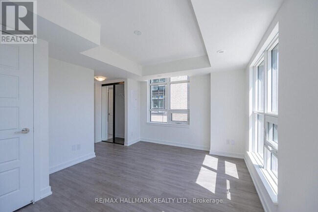 Building Photo - 861-861 Sheppard Ave W