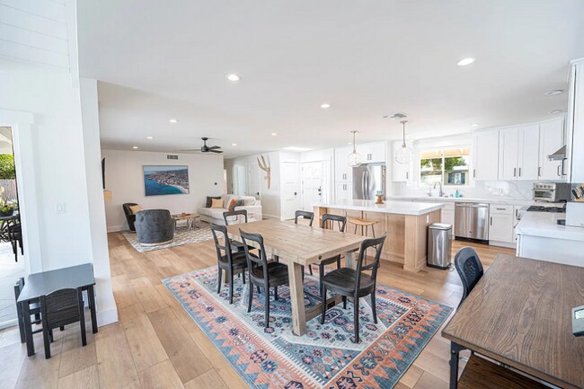 Foto del edificio - 2858 Drake Ave