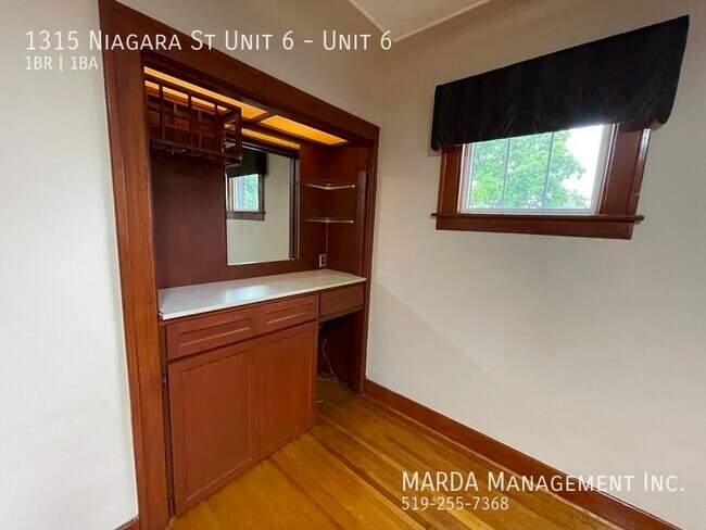 Photo du bâtiment - SPACIOUS UPDATED 1BED/1BATH BRIGHT UNIT IN...