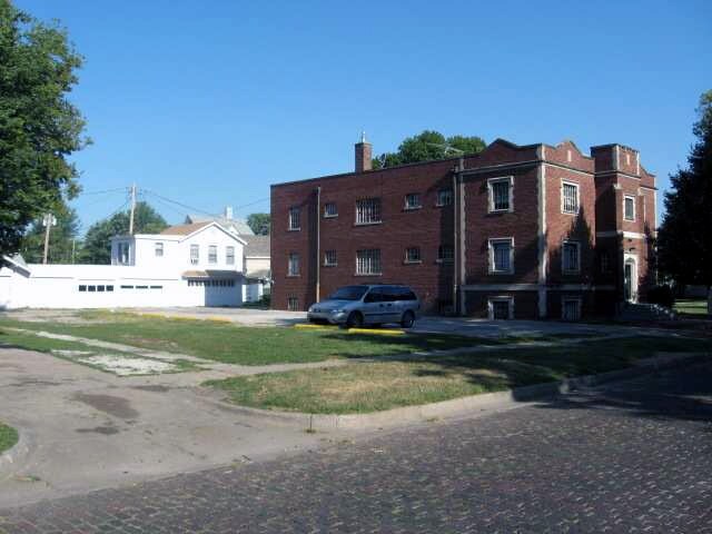 Primary Photo - 635 N I St