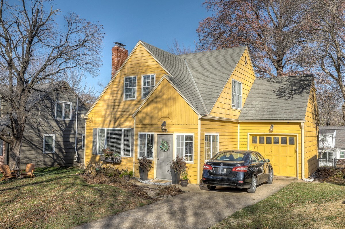Primary Photo - 408 E 65th Terrace