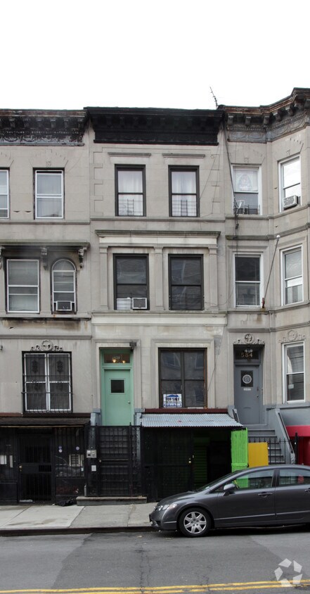 Foto del edificio - 582 W 183rd St