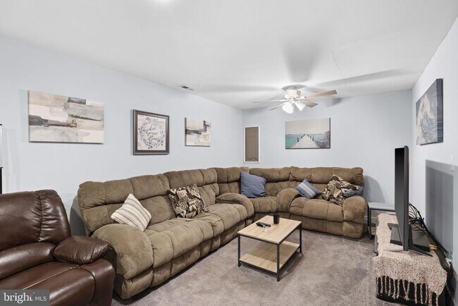 Foto del edificio - 5413 Rainwood Dr
