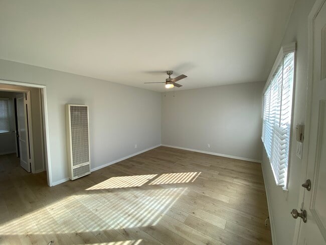 Foto del edificio - 14320 Condon Ave